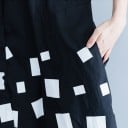 Dámska oversize košela s potlačou bielych kociek Čierna Asymetrický lem s dlhším zadným dielom Rukáv po lakeť Bočné vrecká Polyester 6