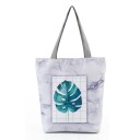 Dámska plátená taška s potlačou listov monstery Priestranný shopper so štyrmi šedými uchami 27 x 38 x 11 cm Plátno a polyester Dĺžka ucha 27 cm 3