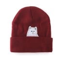 Dámská pletená beanie čepice s nášivkou kočky vykukující z ohrnutého lemu Lehce strečová bavlna a polyester Obvod hlavy 56 až 60 cm 2