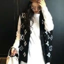 Dámská pletená vesta bez rukávů Zapínání na knoflíky Kontrastní květinový vzor Směs polyesteru a akrylu K nošení přes halenku 1