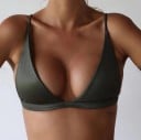 Dámská podprsenka bralette s trojúhelníkovými košíčky Hluboký výstřih do V Tenká ramínka Široký spodní lem Hladký polyester 3