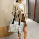 Dámská prošívaná kabelka přes rameno 38 x 16 x 30 cm Velká lesklá shopper taška se dvěma dlouhými uchy Prostorný obdélníkový tvar 8
