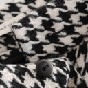 Dámská rovná midi sukně se vzorem kohoutí stopa Černobílá Řada ozdobných knoflíků vpředu Široký pásek v pase Rozparek Polyester 4