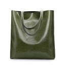 Dámska shopper táska vállra való, valódi bőrből, fényes felülettel Magas forma, két hosszú füllel Tágas belső tér 32 x 36 x 6 cm 4
