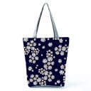 Dámská taška s květinovým potiskem Vyšší tvar s rozšířeným dnem 27 x 37 x 8 cm Dlouhá šedá ucha Polyester Motivy růží a vlčích máků 8