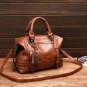 Damska torba do ręki z ozdobnymi klamrami i breloczkiem Vintage wygląd Zapięcie na zamek Dwa uchwyty Sztuczna skóra i poliester 30 x 24 x 5
