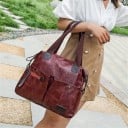 Dámská velká kabelka přes rameno z umělé kůže 38 x 35 x 13 cm Dvě přední kapsy Textilní ucha a odepínací popruh Patchworkový vzhled 5
