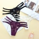 Dámske čipkované tanga s trojitými páskami na bokoch Čipkový predný diel a hladký bezešvý zadný diel Pružný nylon so spandexom 7