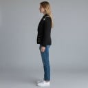 Dámske sako so zlatými zavíracími špendlíkmi Na jeden gombík S klopami a priehľadmi Polyester a bavlna Čierne Do práce aj na večierok 14