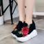 Dámské sneakers s květinou J1768 3