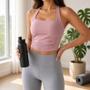 Dámské sportovní crop tílko za krk s kulatým výstřihem a otevřenými zády s nařasenými boky v přiléhavém střihu na jógu i fitness 3