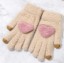Dámske zimné rukavice so srdcom 8