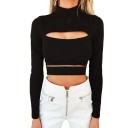 Dámsky crop top s prestrihmi 4