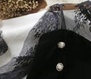 Dámsky komplet priesvitná čipková košeľa s dlhým rukávom a krátky čierny overal na ramienkach Ozdobné gombíky Sametový vzhľad Polyester 4