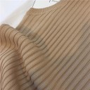Dámský pletený top bez rukávů Elegantní žebrovaný úplet Lehký měkký materiál Kulatý výstřih Volnější střih Stylový letní outfit 2