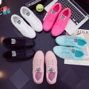 Damsneakers med ögontryck J830 2