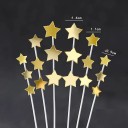 Decor decorativ auriu în formă de stea, disponibil în trei dimensiuni. Decorațiune pentru torturi și petreceri de ziua de naștere. 2