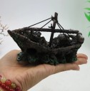 Decoración de acuario con barco 2
