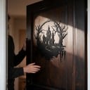 Decoración de Halloween para puertas Casa Embrujada con torres y árboles 30 x 29 cm Silueta metálica Hierro Negra Placa decorativa Adorno de entrada 2