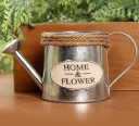 Decoratieve bloempot in de vorm van een gieter 5