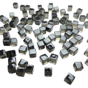 Dekoraatiokuutiot 50 kpl 8 × 8 × 8 mm Läpinäkyvät akryylikuutiot eri väreissä Looginen palapeli peli koriste 4