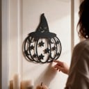 Dekoracja na drzwi lub ścianę Halloween Dynia z czarodziejskim kapeluszem 25 x 30 cm Płaska 2D sylwetka Czarna Gwiazdy i księżyce Dekoracja wnętrza 6