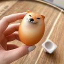 Dekoracja Shiba Inu z jajkiem z PVC 4,5×6 cm zabawna figurka antystresowa z realistycznymi szczegółami 2