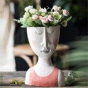 Dekorativ vase formet som en statuette C967 3