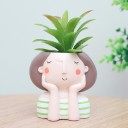 Dekorativ vase formet som en statuette 3