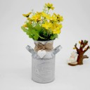 Dekorative Vase in Form einer Tasse 1