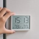 Digital miniklocka med termometer och hygrometer 9,3 x 7,3 x 1,5 cm Larm Magnetisk baksida 12/24 timmars format Datum Tid Temperatur 4
