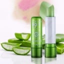 Dlhotrvajúci hydratačný balzam na pery s gélom z aloe vera Zelená tyčinka sa po nanesení zafarbí do ružova podľa farby pier Pre každodennú 3
