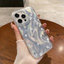Doorzichtig wit hoesje Samsung Galaxy S26 Ultra Sterren op golvende achtergrond Iriserende parelmoer glans Polycarbonaat en TPU Beschermende achterkant 3