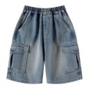 Drenge denim shorts med store cargo lommer og elastisk talje blå denim shorts til drenge med længde under knæene 2