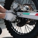 Držák zadných dvojitých brzdových strmeňov s krytom kotúča pre KTM Husqvarna a GasGas 227 x 202 mm Hliník 6061-T6 Čierny pre ručnú brzdu 3
