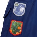 Dunkelblaue Rennjacke mit Aufnähern an den Ärmeln und rot-weißem Streifen vorne mit Stehkragen und elastischen Bündchen unisex 11