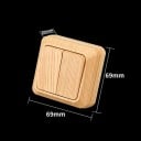 Dvojitý vypínač nástenný dvoutlačítkový 69 × 69 × 30 mm, nehorľavý plast, dekor svetlého dreva, ovládanie osvetlenia v interiéri 2