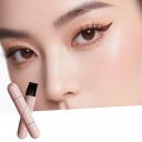 Dvojstranná razítková tužka na očné linky 1,5 ml + 1,5 ml pre ľavé a pravé oko v 2 farebných variantoch pre symetrické linky 3