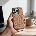 Dvojvrstvové puzdro na iPhone 16e Vzor vírivých vlnitých pruhov Žltá a levanduľová Odolné proti pádom a poškriabaniu Na každý deň 4