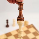 Échiquier en bois pliable 29 x 29 cm Jeu de société pour enfants et adultes Grande set d'échecs Figurines en bois Jeu d'échecs de voyage 3
