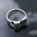 Ein Ring mit Masken 2