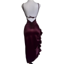 Elegant aftenkjole lavet af skinnende satin. Bodycon-kjole med slids og flæser. Flæset halsudskæring. Tynde stropper. Lang formel kjole. 2