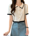 Elegant blus för damer med kort ärm Enfärgad blus i polyester med ränder på kragen och volanger på ärmarna Stilig topp med knappar 7