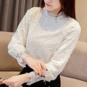 Elegant blus med spets 2