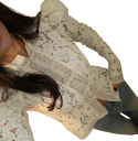 Elegant damebluse i blonder med krave Enfarvet skjorte med knaplukning Stilet top i let polyester til arbejde og fritid 13