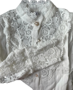 Elegant damebluse i lace med flæser og krave Enfarvet skjorte med lange ærmer og knaplukning Stilfuld top i bomuld og polyester 4
