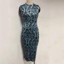 Elegant kjole med ornamenter 2
