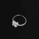 Elegante ring met edelstenen 3