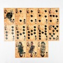 Elegantes naipes piratas con motivos de barcos y corsarios antiguos para póquer, canasta, rummy y otros juegos de cartas. 8