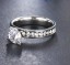 Elegantní zásnubní prsten s kamínkem 2